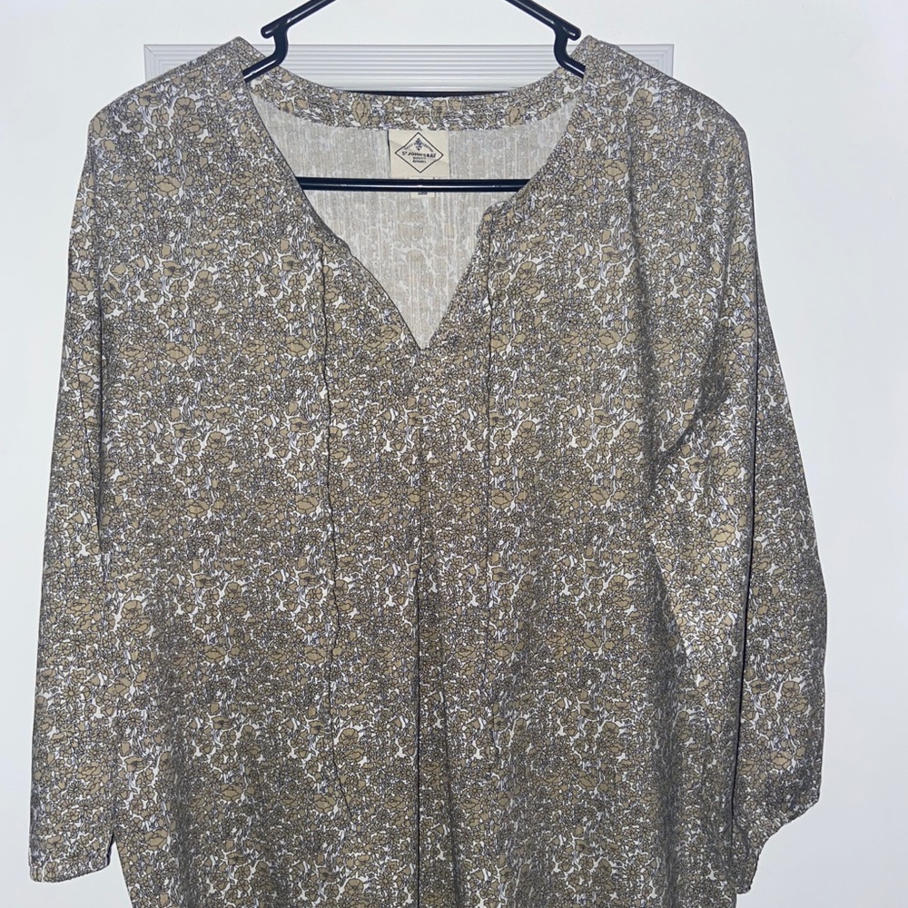 Size medium St John’s Bay long sleeve cotton shirt